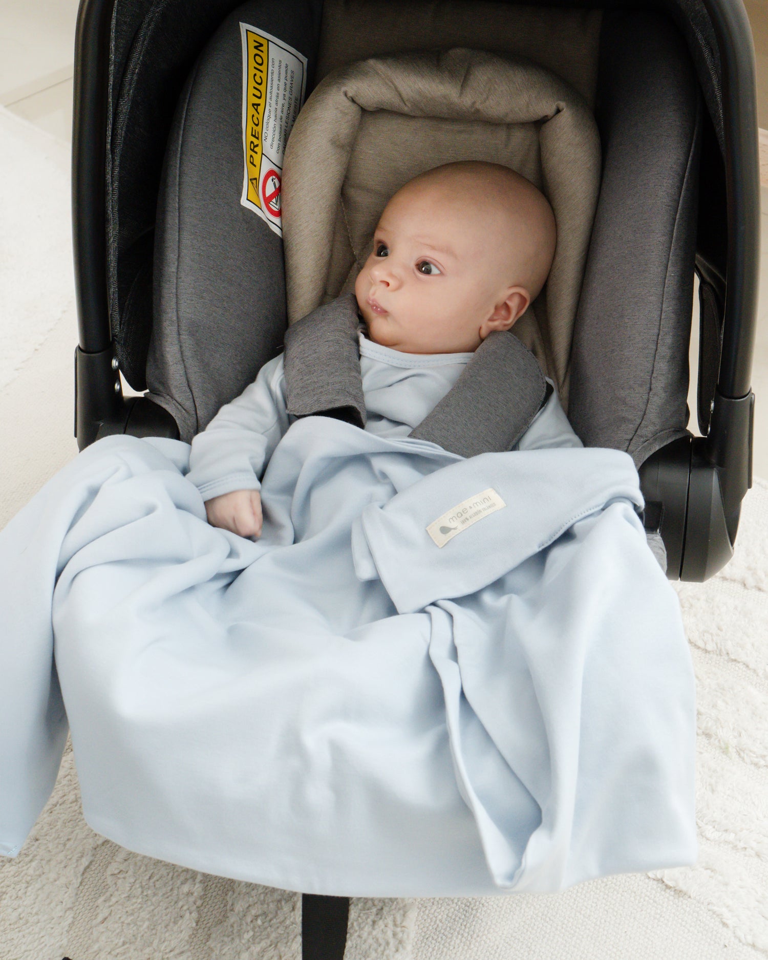 Cobijita Swaddle en color Azul Cielo - regalo para bebe