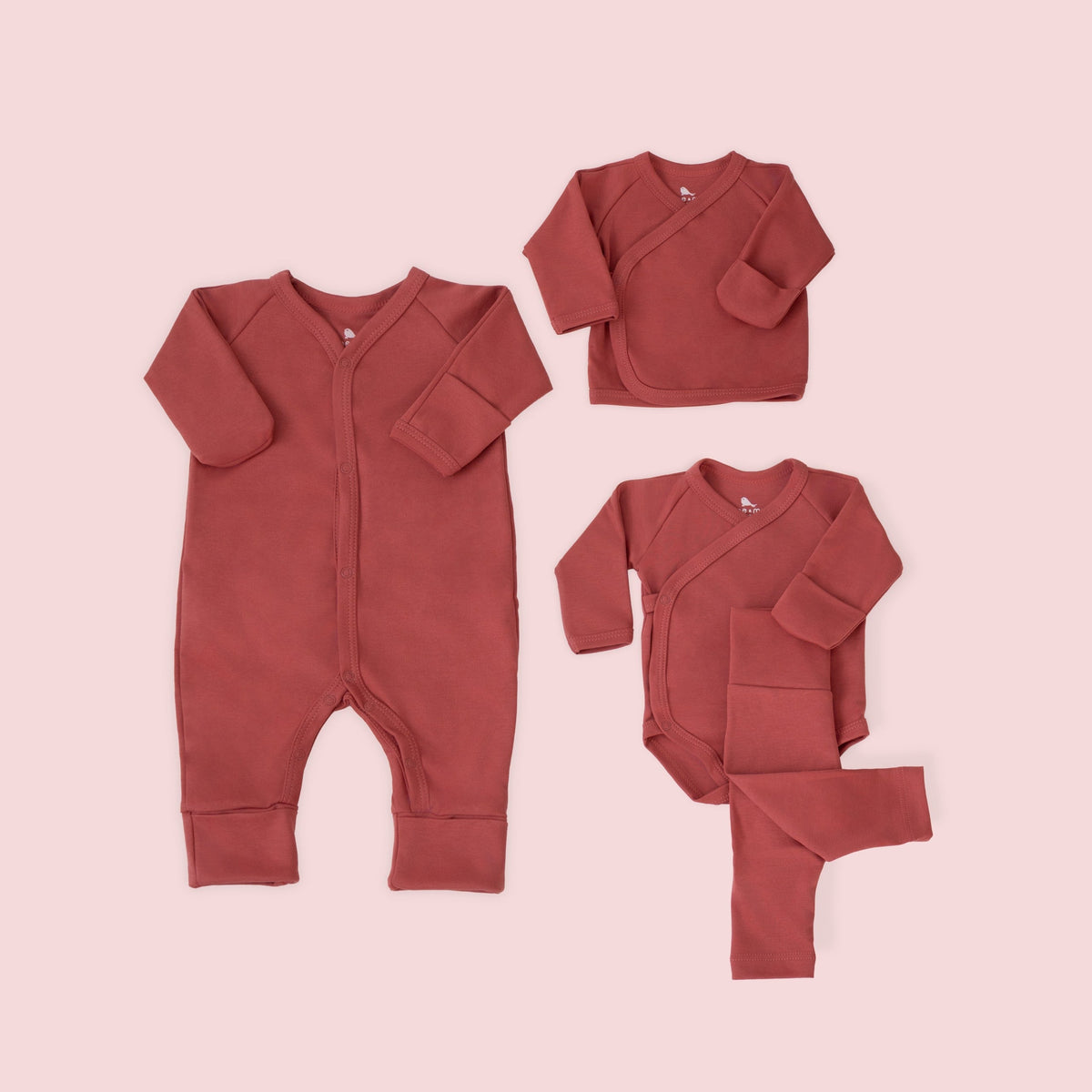 Set Esenciales en color Rojo Arcilla set de regalo para bebe
