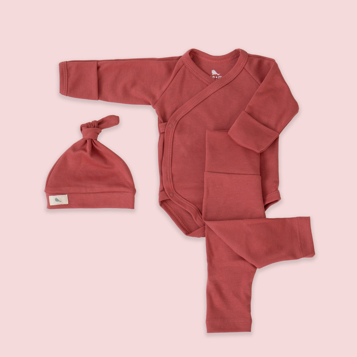 Set Bienvenido a Casa en color Rojo Arcilla - set de regalo para bebé