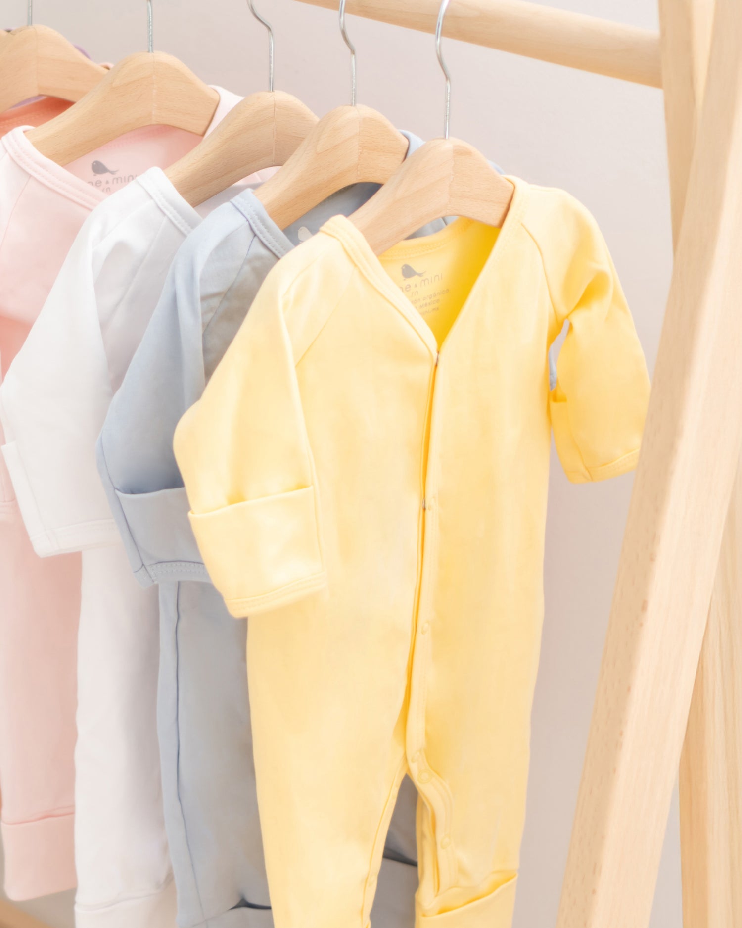 Mameluco en color Amarillo Bebé mameluco para bebe